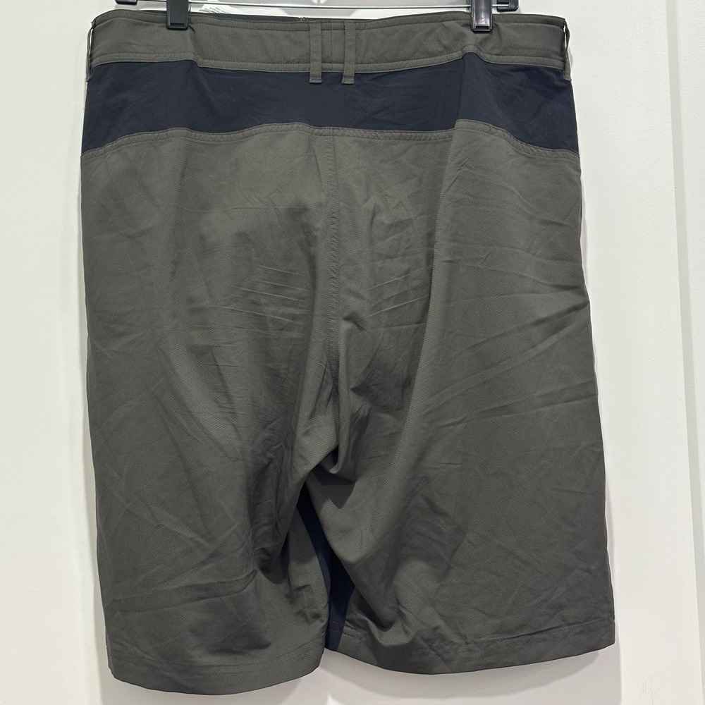 REI Co-op Cycles Mens Mountain Bike Shorts Padded Liner Green Grey Medium - Picture 5 of 7